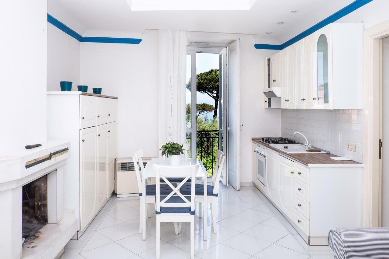 "White Mermaid" - Sorrento Downtown Sea View Apartment Exteriör bild