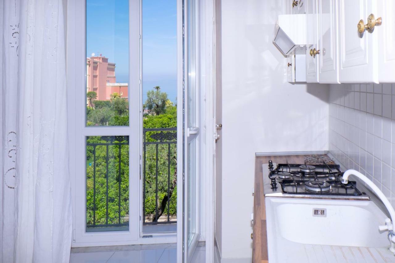 "White Mermaid" - Sorrento Downtown Sea View Apartment Exteriör bild